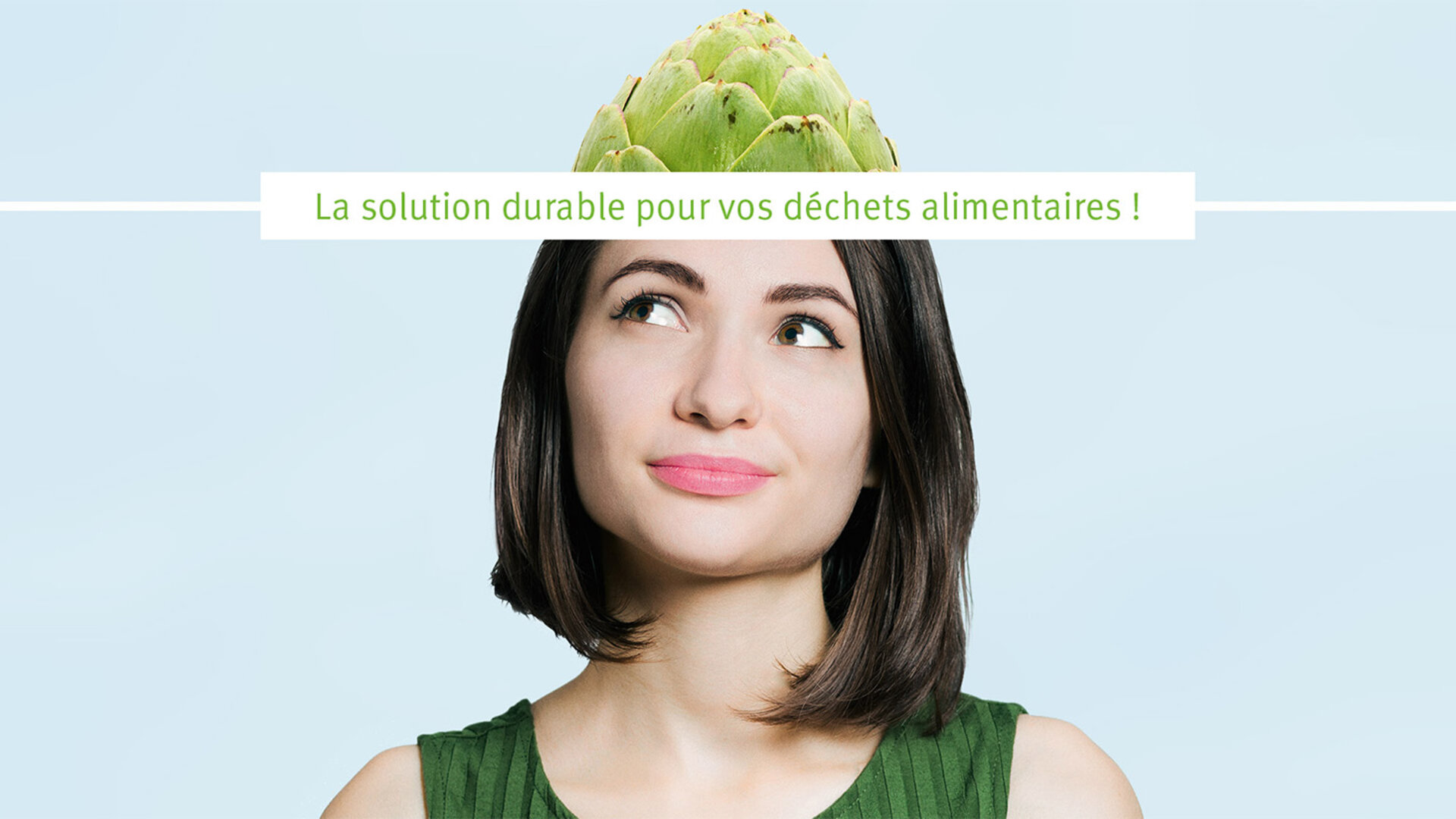 Femme, restes d'artichaut